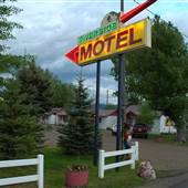 Riverside Motel & Cabins