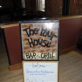 Pour House Bar & Grill