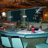 Sip-N-Dip Lounge