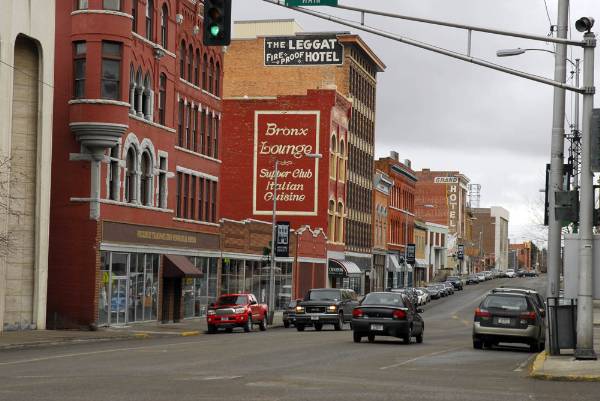 Uptown Butte (4/9/2009 - Credits: John Ansotegui)