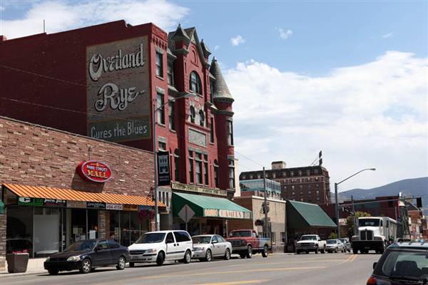 Uptown Butte (7/1/2010 - Credits: John Ansotegui)