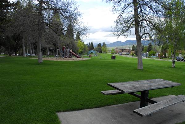 Lindley Park & Cemetery (5/28/2008 - Credits: John Ansotegui)