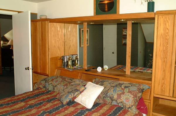 Barrister Apartments (5/7/2008 - Credits: John Ansotegui)