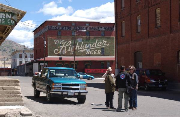 Uptown Butte (5/7/2008 - Credits: John Ansotegui)
