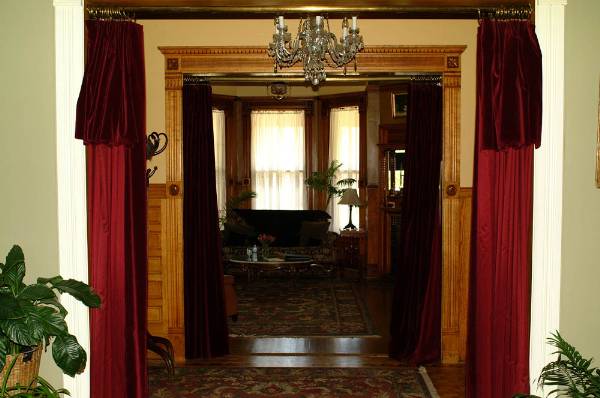 Sander's Mansion (5/23/2008 - Credits: John Ansotegui)