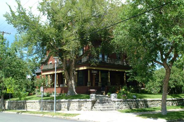 Sander's Mansion (5/23/2008 - Credits: John Ansotegui)
