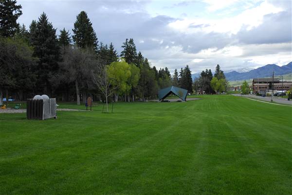 Lindley Park & Cemetery (5/28/2008 - Credits: John Ansotegui)