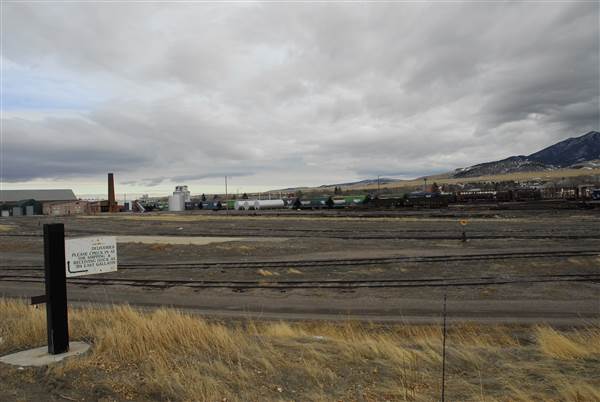 Montana Rail Link: Livingston Rail Yard (1/14/2009 - Credits: John Ansotegui)