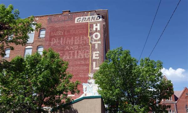 Uptown Butte (7/1/2010 - Credits: John Ansotegui)