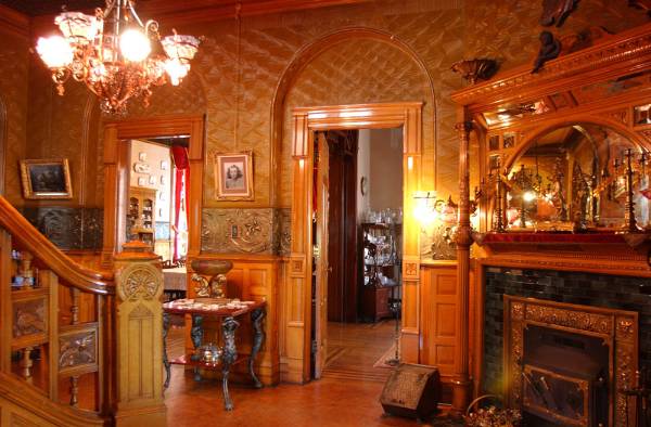 Copper King Mansion (6/1/2004 - Credits: Bill Kuney)