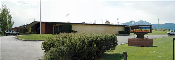 Dahl Funeral Home (5/24/2007 - Credits: John Ansotegui)
