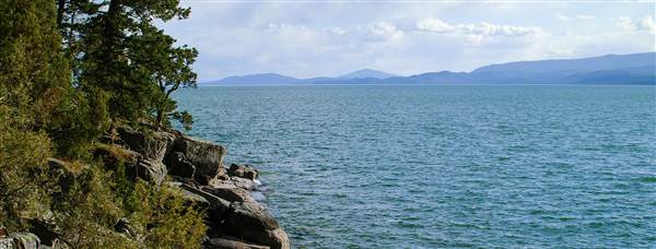 Flathead Lake (5/8/2006 - Credits: John Ansotegui)