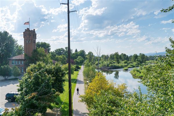 Missoula - Missoula Riverfront Trail biking, Missoula (7/31/2019 - Credits: Visit Montana - Webdam)