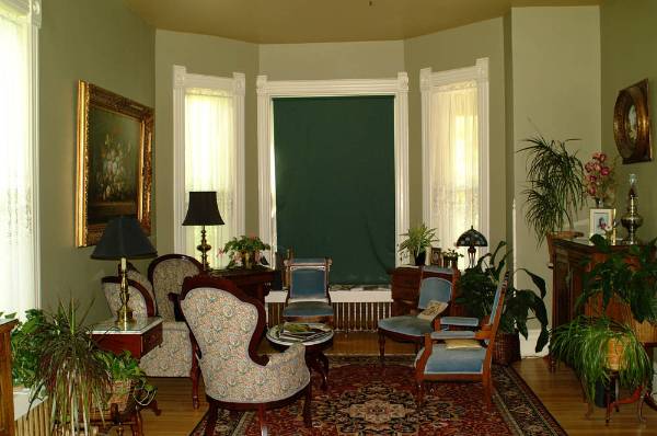 Sander's Mansion (5/23/2008 - Credits: John Ansotegui)