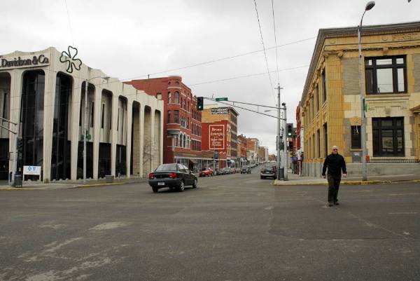 Uptown Butte (4/9/2009 - Credits: John Ansotegui)
