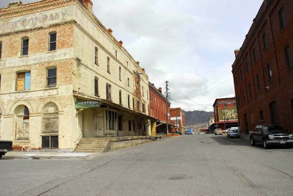Uptown Butte (4/27/2009 - Credits: John Ansotegui)