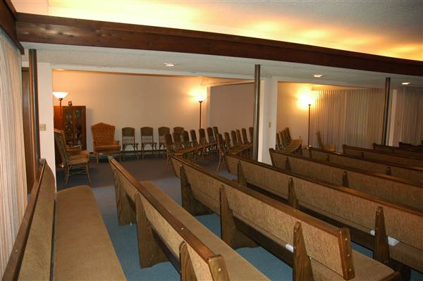 Dahl Funeral Home (5/24/2007 - Credits: John Ansotegui)