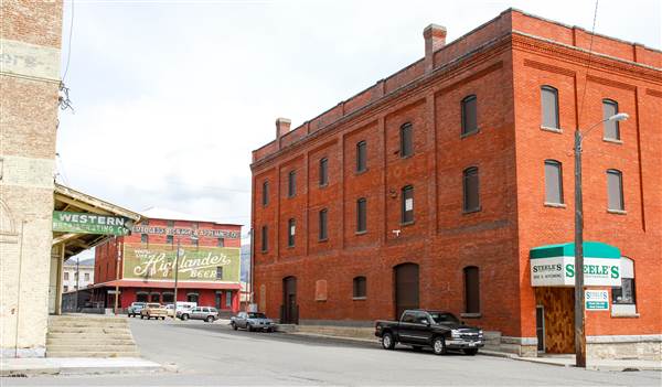 Uptown Butte (4/27/2009 - Credits: John Ansotegui)