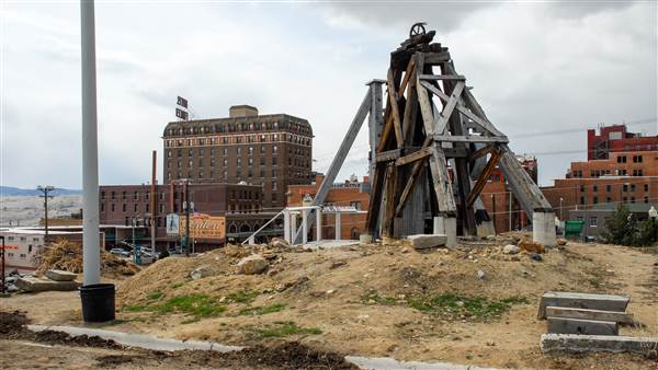 Uptown Butte (4/27/2009 - Credits: John Ansotegui)
